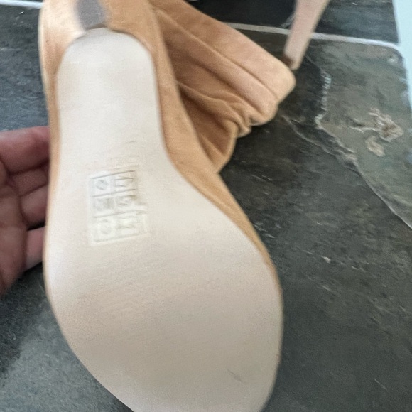 Aldo women slip on boots - Picture 2 of 4